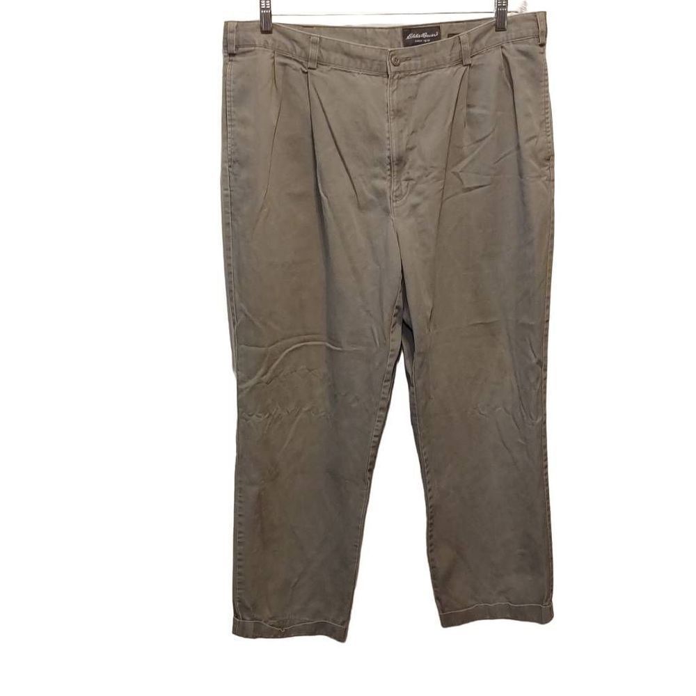 Eddie Bauer Khakis Men's Size 40 Trousers Classic‎ Fit Cuffed at Hem Line